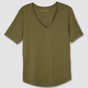 NWT Universal Standard Olive Vrex Tshirt 16 Elevated Basic